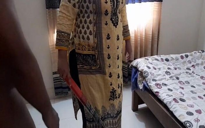Aria Mia: Punjabi Ayesha tia fodida por empregada!