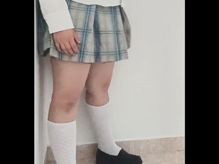 Emily-Chan: Une étudiante latina se fait baiser en secret quand elle s'enfuit...