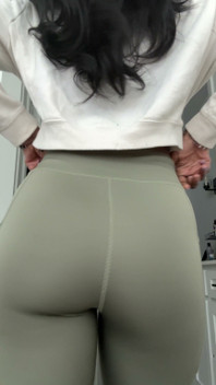 ¿Me puedes ayudar a ponerme las polainas? 
