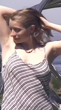 Menina Bonita Natural Mostra Seu Buceto