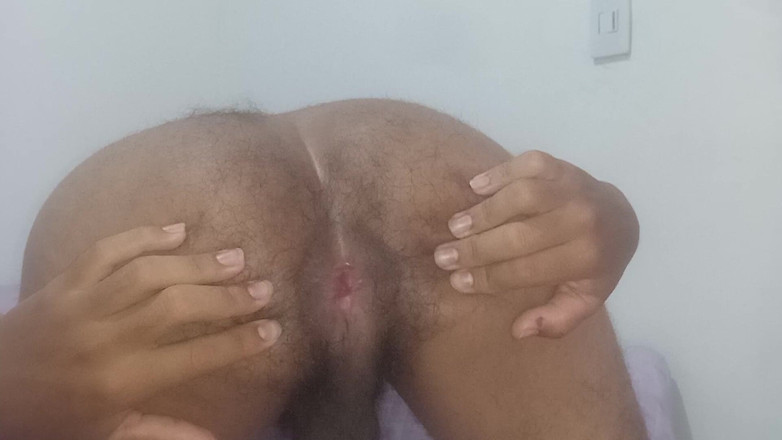 freeblacknew: Lari sambil melihat pantatku