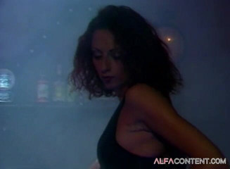 Alfa Planet: Patricia Kennedy está no clube chupando um pau grande