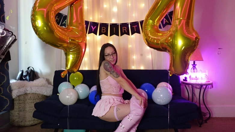 Raven Willow: Spoil Your Favorite Birthday Girl