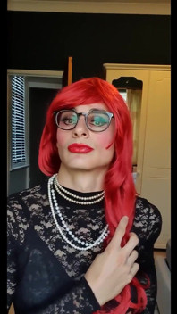 Provocando no meu vestido de renda apertado