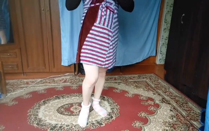 Kitty_Cross: Fesselnd und charmant: Tanzvideosammlung des transvestiten Kitty