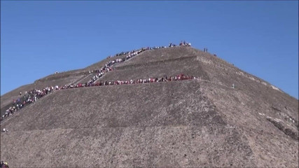 Helena Moeller: Mega futai în aer liber lângă piramidele mexicane