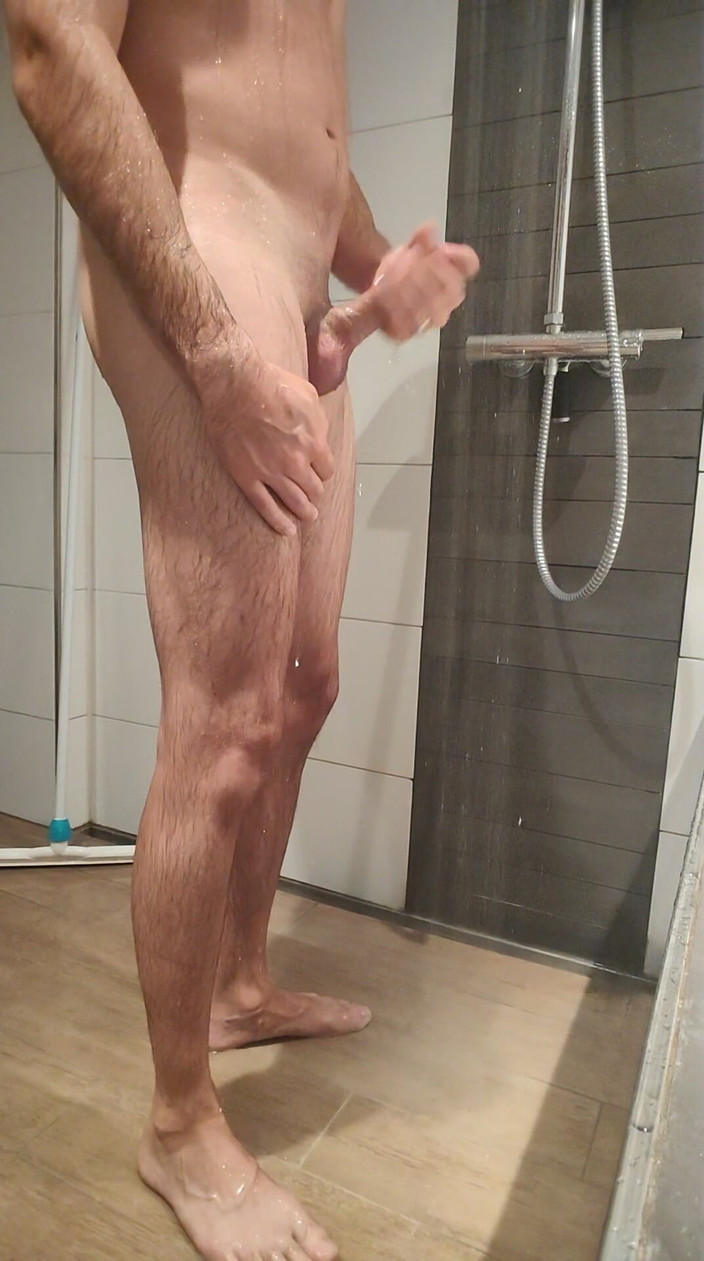 Creativezs: Uncut Teen Boy Cumming in the Shower