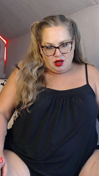 Lilys Little Bitch, awek montel matang bercakap kotor syurga