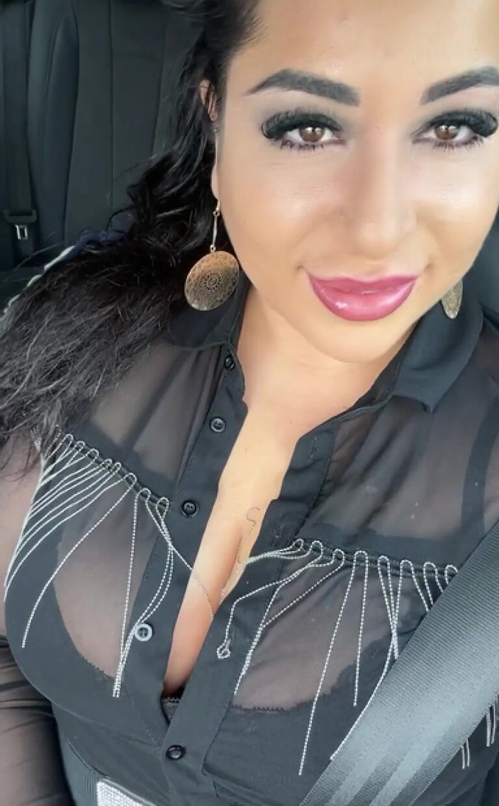 LadyAyse5: 星期天快乐，我的粉丝们，稍后在我的直播中见