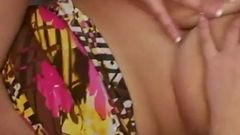 I&#039;m a hot, sexy, curvy brunette with big tits who loves sucking cock and getting her wet pussy fucked