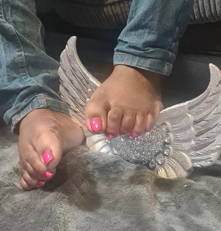 Simp to my ebony feet: Różowe zdjęcia paznokci u piersi