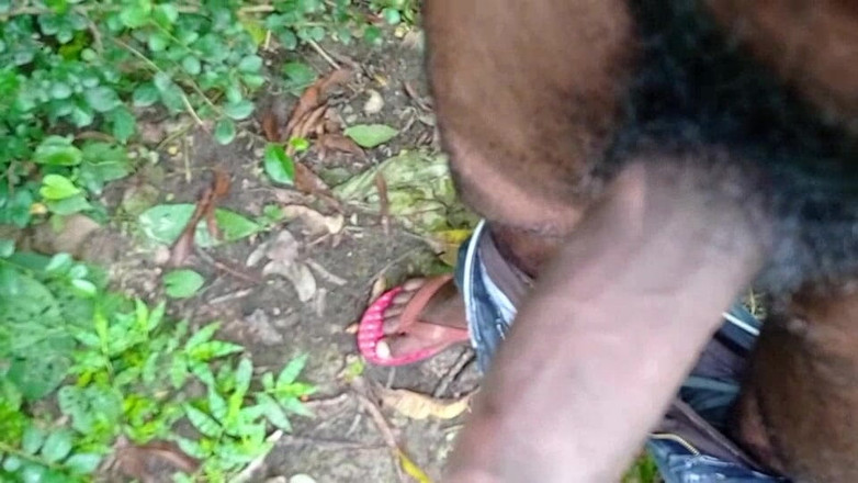 Newsex25: Sanft masturbieren im dschungel