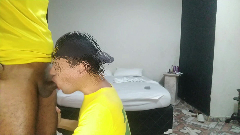 MiguellTrajano: Jiran Menonton Piala Dunia Dan Memutuskan Untuk Berkongkek Semasa Isteri...