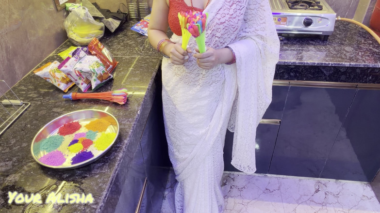 Your Alisha: ホーリーはバービーと過ごし、バービーと一晩中素晴らしい時間を過ごしました