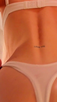 Ha lasciato la sua crema sul mio culo