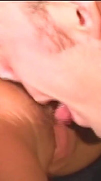 복고풍 뷰티는 두꺼운 줄기에 빨아들이는 것