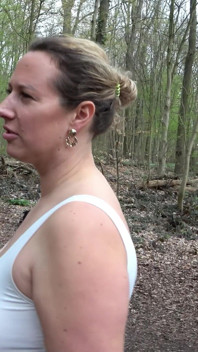 Chlapec Svádí německou baculatou zralou Kathy Deep, aby mu sála ptáka na veřejném místě
