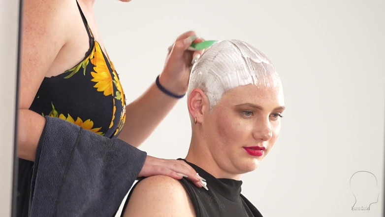 Euro Bald: Vanna