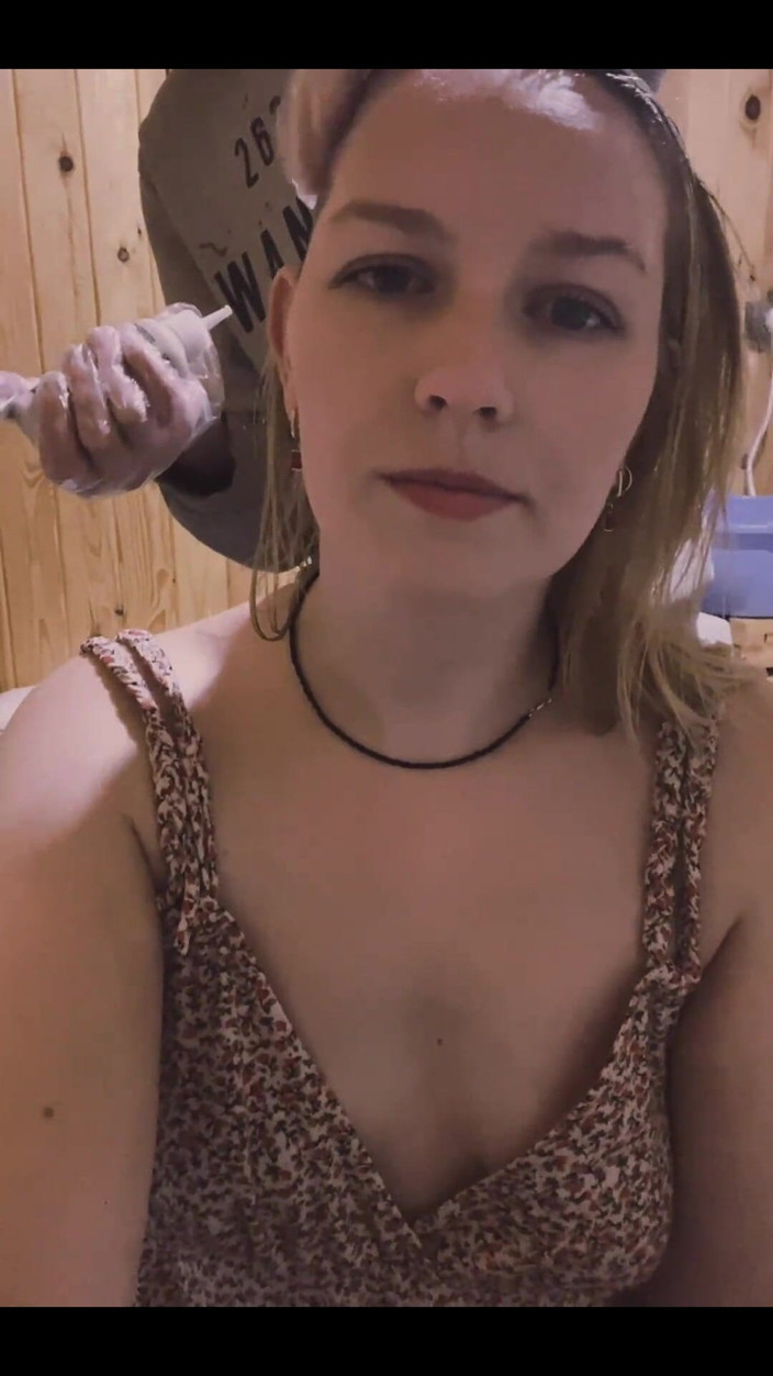 SweetAndFlow: My Hairdresser Not Only Dyes My Hair, but Also Fucks...