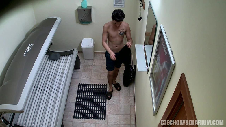 Czech Gay Solarium: Tschechisches schwules solarium 9, tätowiert und aufgehängt - der geheime streifen des...