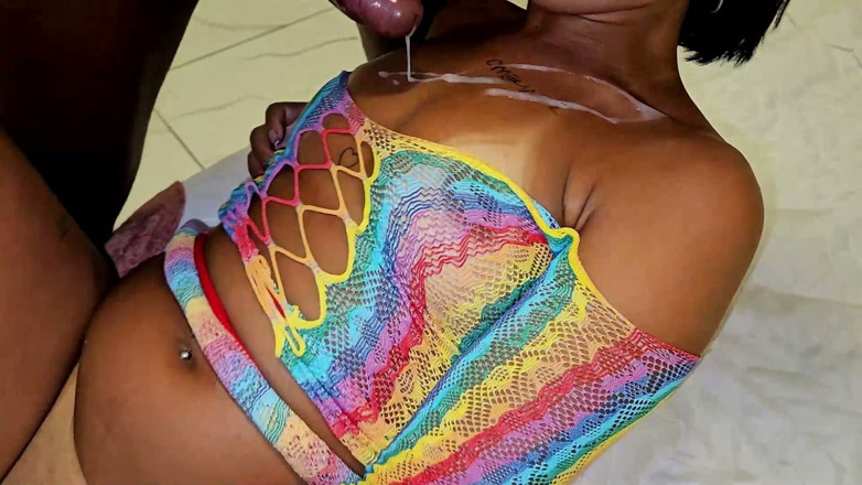 Jr Doidera: Elle se fait baiser devant les amis de son mari...