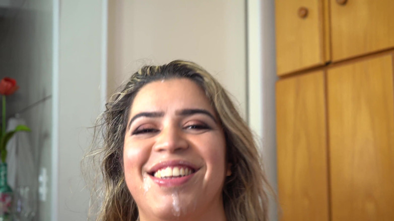 Docedeleite: Detrás de escena del porno con una rubia