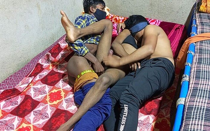 Indian Hijraji: Trans indienne sexy - une trans sexy baise le cul de...