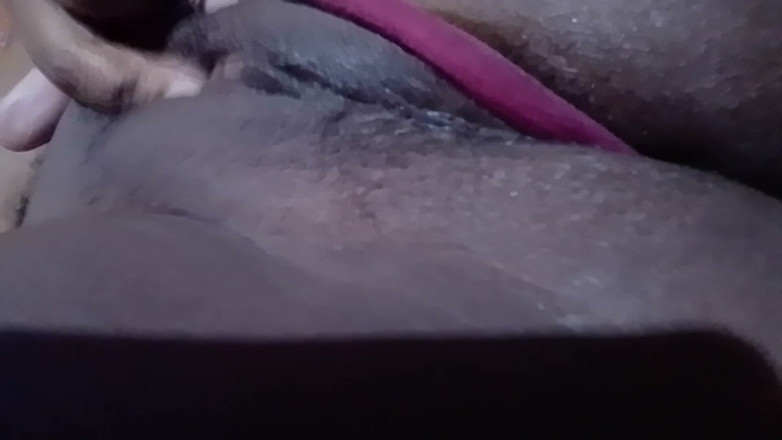 Cat masturbating with finger: Masturbační Potěšení