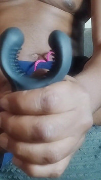 Mr. Lucky Luck toy review #1 - mannelijke penissimulator - pov aftrekken - masturberen - grote zwarte lul - enorme cumshot
