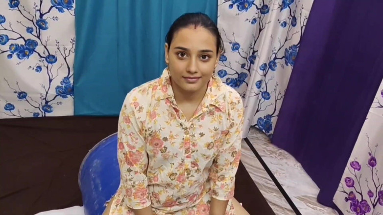 Khushboobhabi: ドラム缶の上で寝て友人が去った友人の妻