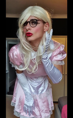 JessicaXD: 你希望你能控制这个美丽的小娘娘腔吗？