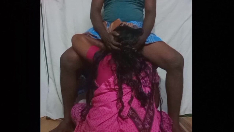 Desi Sathiya: 泰米尔德西家庭主妇热口交村自制