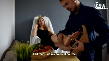 Czech Soles - foot fetish content: 公主脚下忠实的主题