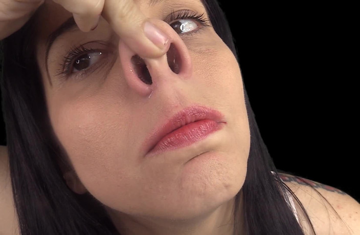 Quinn brooks: Cum to My Nose Pinching-wmv