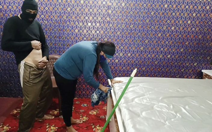 Shilpa Bhabhi: 印度女仆shilpa bhabhi被她的房主以后入式令人惊讶的性爱