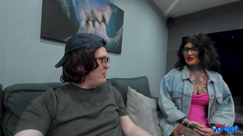 Nerd Pervert: Pixie Peach - Faminta por Spunk