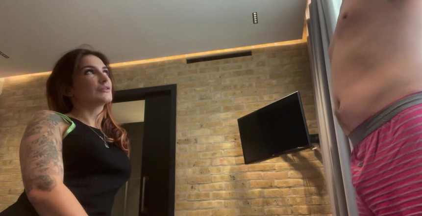 Adreena Winters: 그는 wel을하지 않은 콘돔을 얻기 위해 Cucky를 보냈습니다.