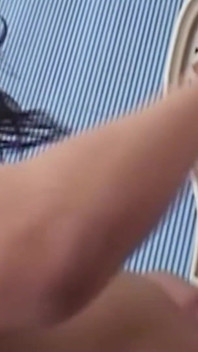 Latina-transe fickt beim dreier-anal mädchen mit kondom