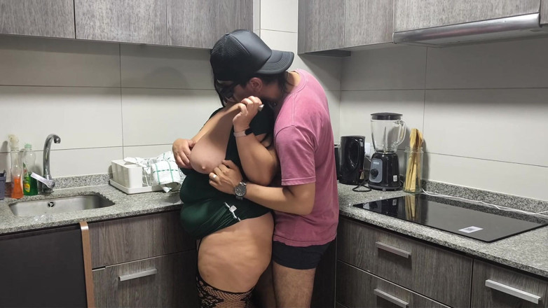 Riderqueen: Video voor fans, stiefmoeder en haar hete keuken