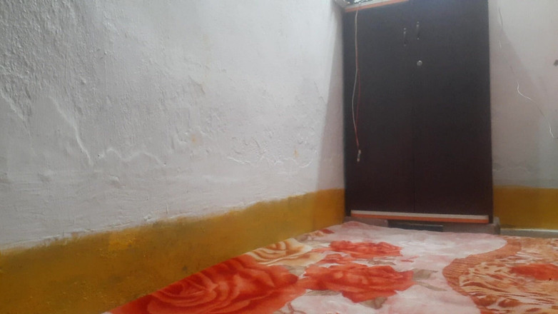 Busty Banuu: Phụ nữ ngực bự saree đỏ đụ