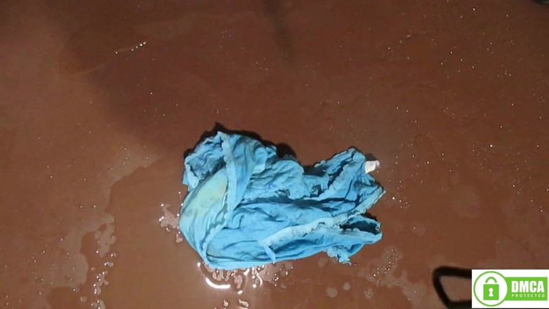 The best one: Bois mon urine et remercie !