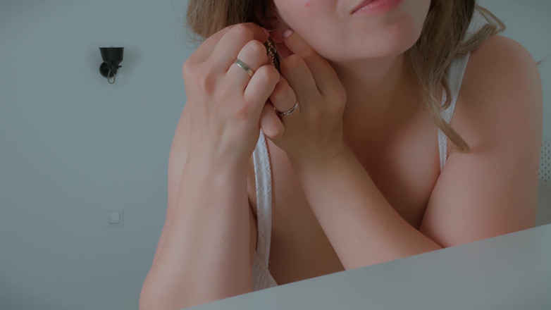 Mrs Wetslavs: Huge Tits of an Elegant MILF Who Masturbates First Thing...