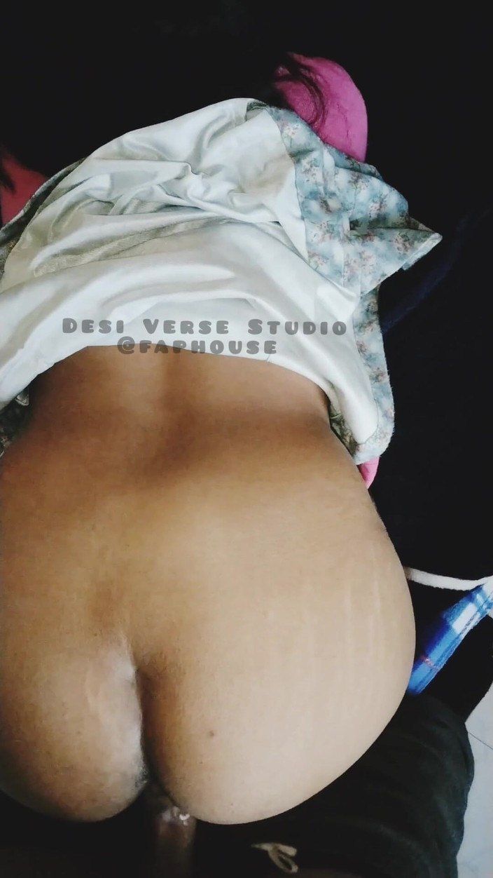 Desi Sex Slave: 인도 형수 따먹기