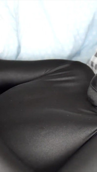 Natacha guapa पूर्ण काली zentai lycra लंड चुसाई में