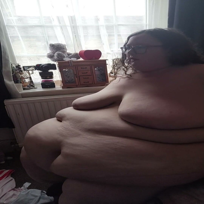 SSBBWLadyBrads: SSBBW Naked Mirror Goddess Fantasy