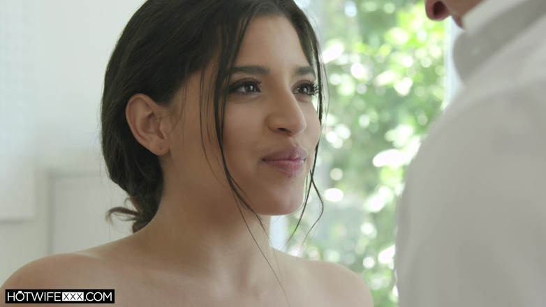 New Sensations: Gabriela profesyonel ellerde
