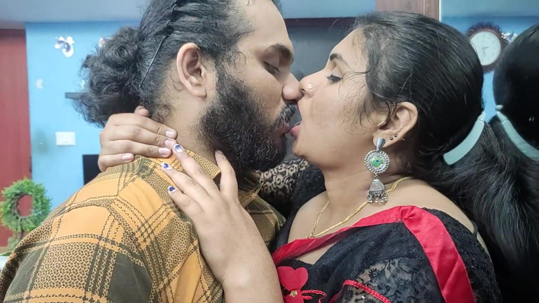 Vaigavarun45: Mallu Couple Hot Fuck in Saree, Saree Removal and Hot...