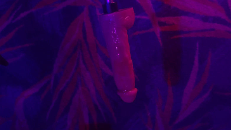 Crystal Phoenix: Miluju hraní si se svým dildem