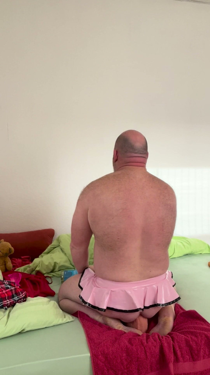 Hornyboi079: Velké dildo zezadu, anální natahování