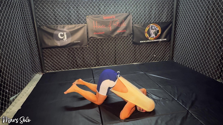 Mars solo: Dominare în luptă mixtă atomică: Mars Solo și Island Boy se confruntă...